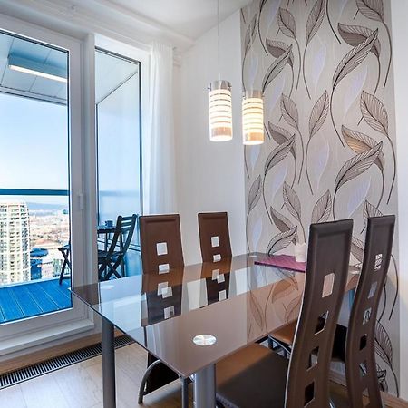 Appartamento Panoramaview/31Thfloor!/Luxury/Wifi/Parking Bratislava Esterno foto