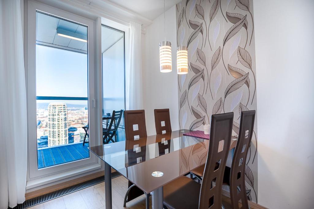 Appartamento Panoramaview/31Thfloor!/Luxury/Wifi/Parking Bratislava Esterno foto