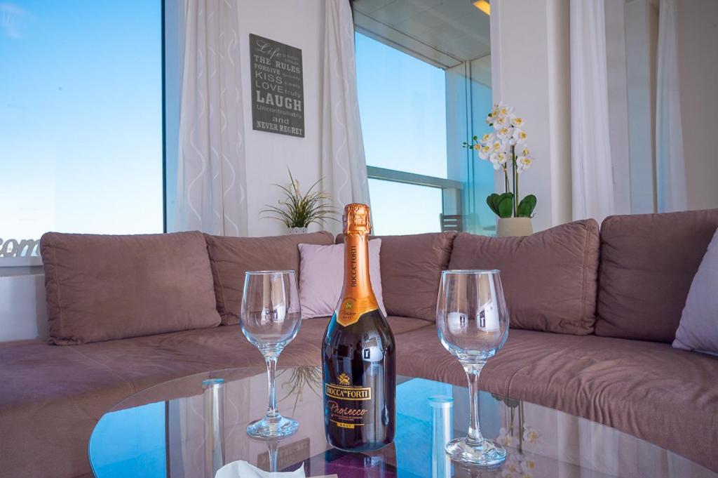 Appartamento Panoramaview/31Thfloor!/Luxury/Wifi/Parking Bratislava Esterno foto